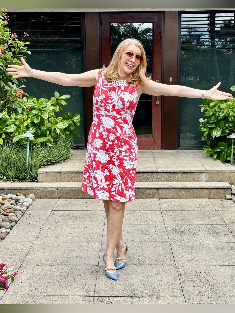 Floral Red and White Sleeveless Dress-Jackie O vibes! LIKE NEW